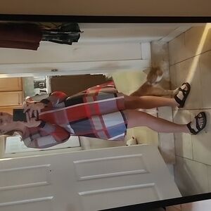 Holiday-colored dress with pockets